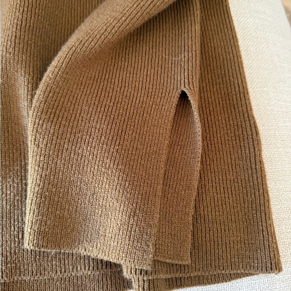 Zara Oversized Sweater - Picture 4 of 6
